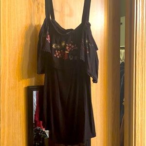 Off the shoulder summer top, size XL.